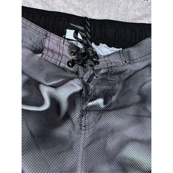 Nice Nike Black Grey Psychedelic Wave ￼Board Shorts Swim Trunks Pockets Size Med - Picture 5 of 8